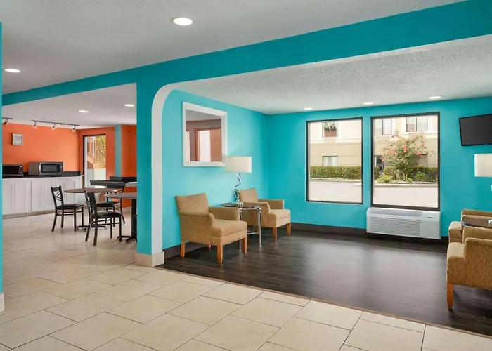 Howard Johnson By Wyndham Chattanooga Lookout Mountain I-24